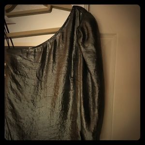 GUESS NWT sexy one sleeve shirt